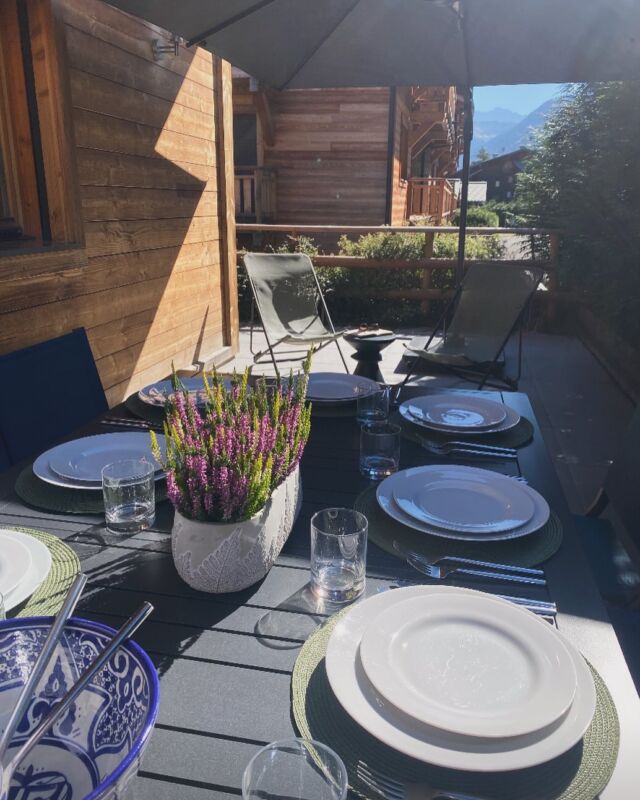 Getting summer ready… dreaming of sunny days sitting outside Blue Bird Lodge. 

#mountainspaces #summeriscoming #morzine #chaletmorzine