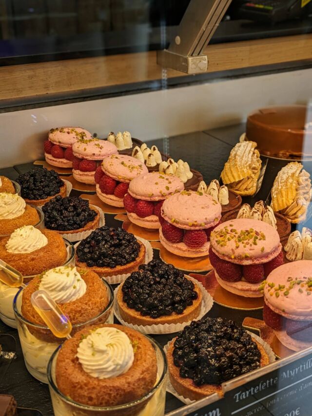 Don't forget to head to La Bonbonnière for all your delicious pastries, bread and cakes! 😋

Located in town and open every day.
@bonbonniere.morzine 

#frenchboulangerie #morzine #mountainspaces #selfcateredchalet #summerinmorzine #morzinechalet