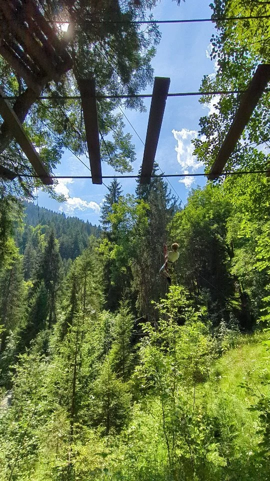 Always say yes to adventure!! 🐒🌳

@cascade.aventure 
@morzineofficiel

#cascadeadventures #highropes #zipline #nyon #morzinesummer #mountainspaces  #selfcateredchalet #frenchalps #kidsloveadventure