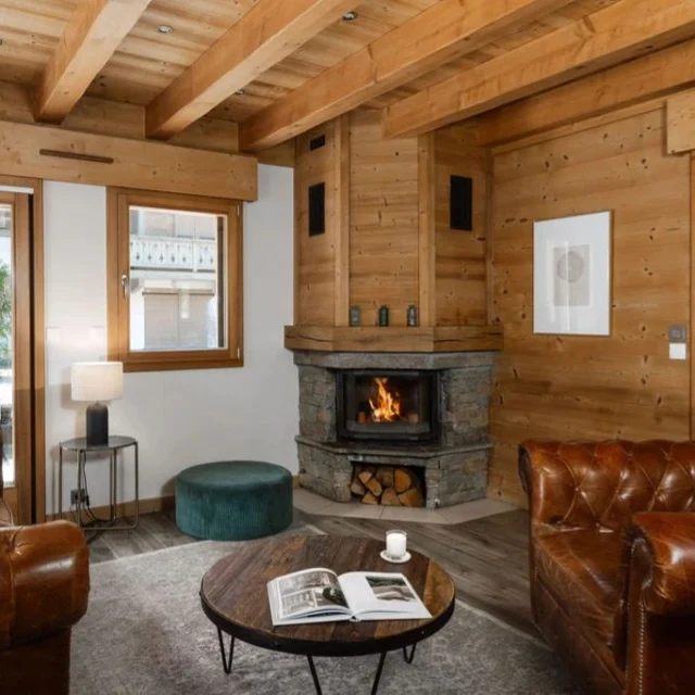 Cosy up by the fireplace in Blue Bird Lodge this winter

#cosyfire #bluebirdlodge
#mountainholiday #mountainspaces #morzine #skiholiday #portesdusoleil #frenchalps #winteriscoming