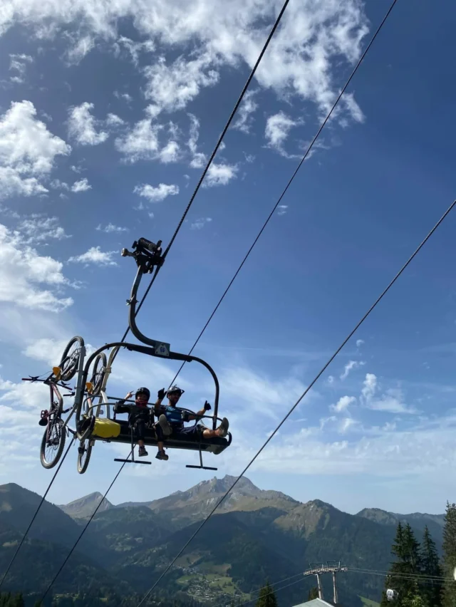 Back to school today but summers not over yet 😀

With chairlifts still running in Morzine and Les Gets until 14th September, there's still plenty of time for mountain adventures on the bike or on foot 🚴🥾

Scenic lift rides, downhill mountain biking, lazy hikes and alpine views ☀️

#morzinesummer #mtbmorzine #selfcateredchalet #mountainspaces #hikingadventures
